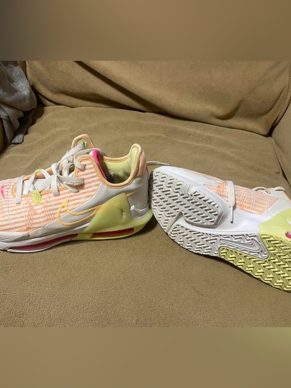 Nike Low-Top Sneakers in White, Peach & Yellow